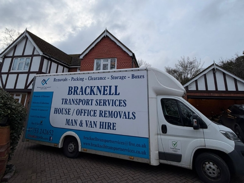 Retirement removals in bracknell and berkshire